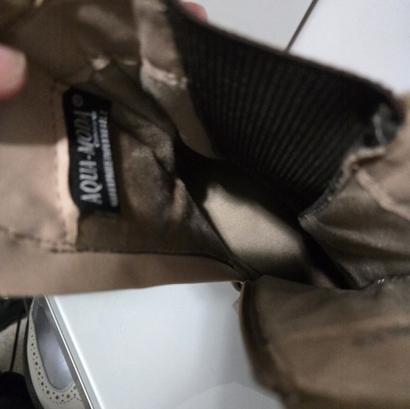 Aqua Moda CANADA- NEW- Waterproof Suede Camel Boots. Size 39/8-8.5 - Picture 11 of 12